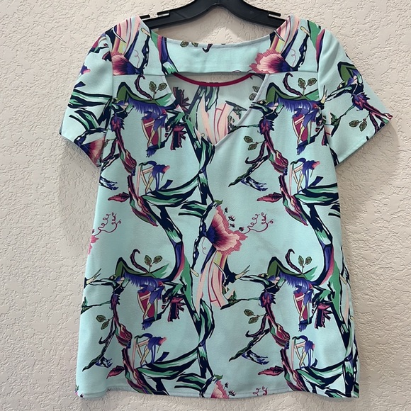 Womens size medium Cooper & Ella shirt sleeve top - Picture 4 of 6